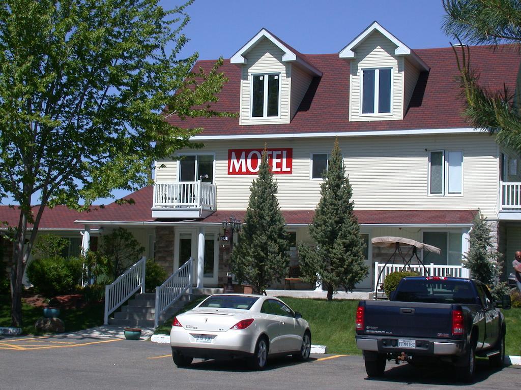Motel Derfal Repentigny Eksteriør billede