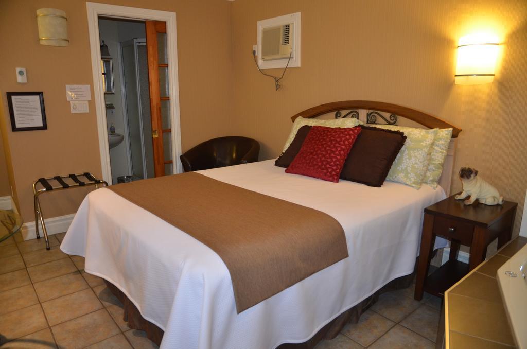 Motel Derfal Repentigny Eksteriør billede