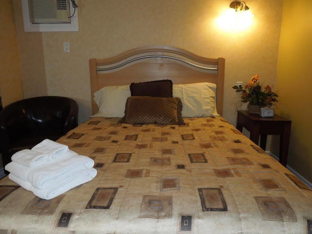 Motel Derfal Repentigny Eksteriør billede